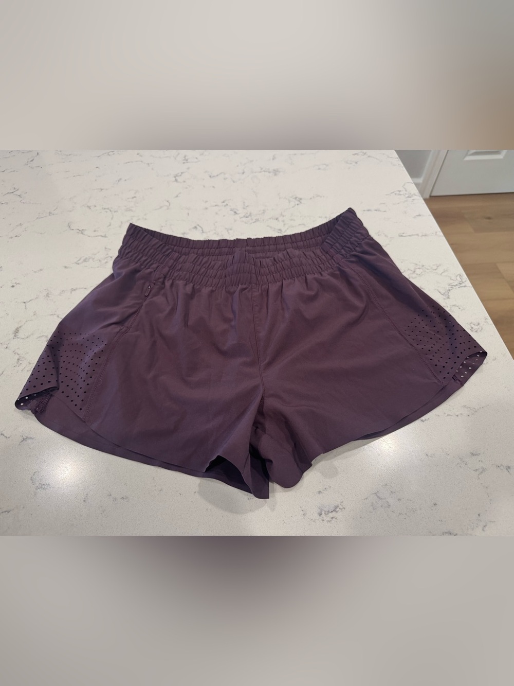 Athleta Hustle 3” Short - Like-New Size Small in Plum